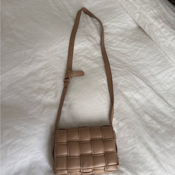 Billini woven crossbody bag tan (Bottega Veneta look alike) - Picture 4 of 5